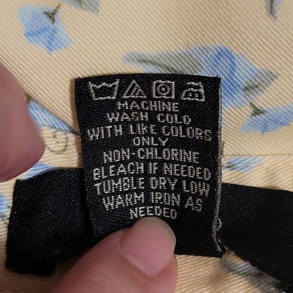 Ms. Lee yellow and blue floral capris - Picture 5 of 6